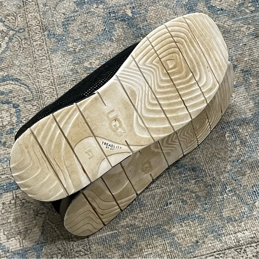 UGG Treadlite by UGG Australia Collection Mens Rare  Sneaker Both Size 12